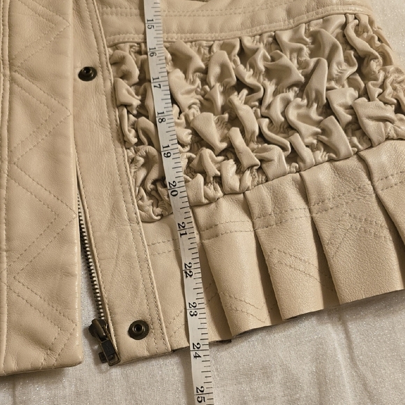 MODA INTERNATIONAL Cream Leather Jacket with Stand-Up Collar and Ruched Details - Picture 14 of 16